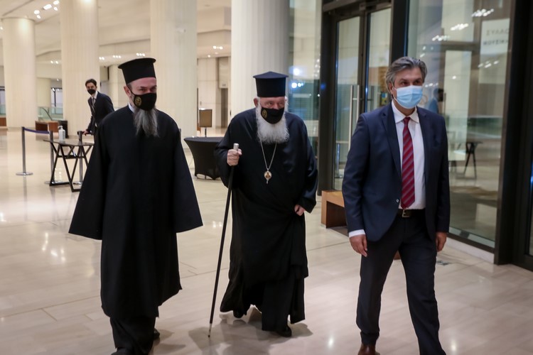 Ο Αρχιεπίσκοπος στην πρεμιέρα της ταινίας «Σμύρνη μου αγαπημένη»