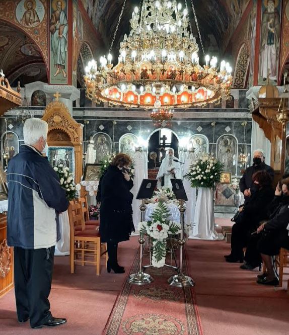 Εξόδιος ακολουθία Πρεσβυτέρας στην Αγία Παρασκευή Καλλιθέας