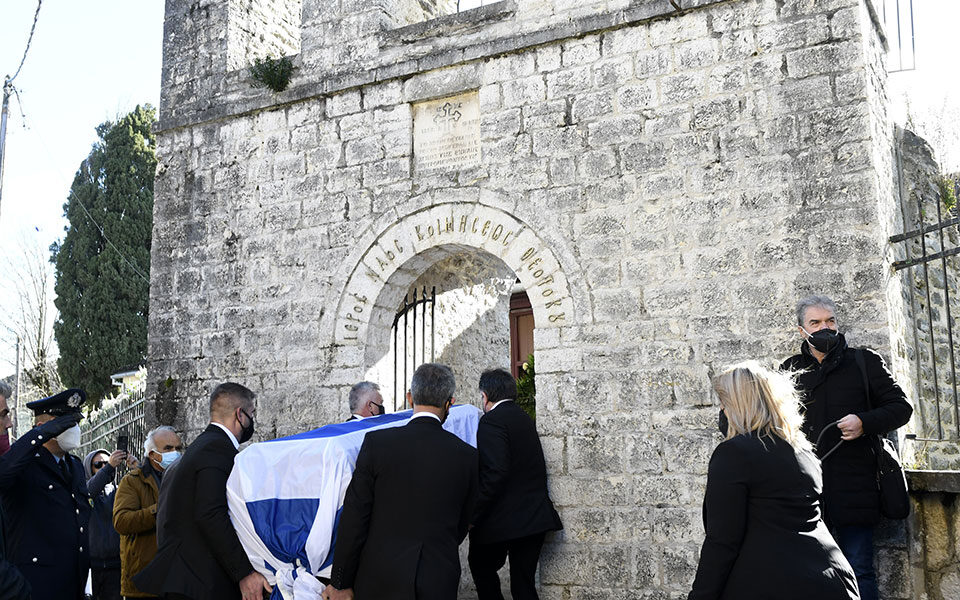 Στο Νησί των Ιωαννίνων “αναπαύεται” ο Κάρολος Παπούλιας