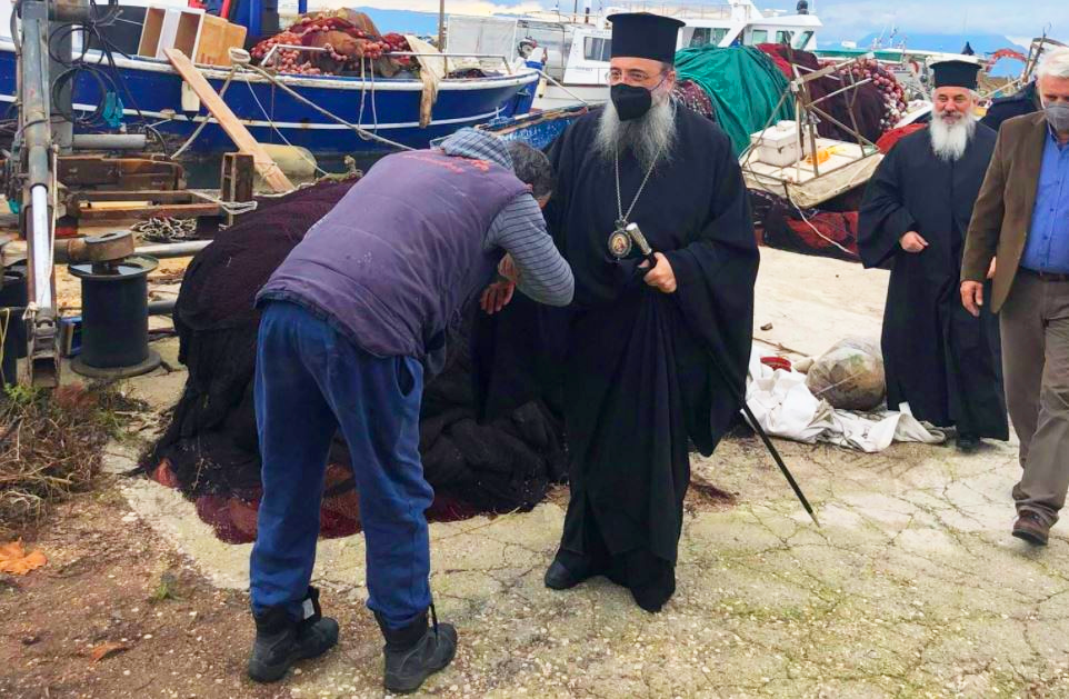 Κοντά στους πλημμυροπαθείς της Αχαΐας ο Μητροπολίτης Πατρών