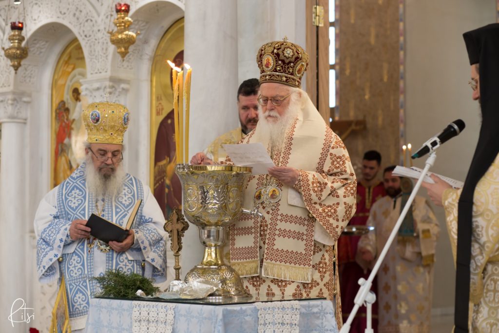 KREMTIM PLOT DRITË I THEOFANISË – UJIT TË BEKUAR