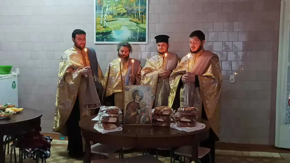 Clerici din Episcopia Basarabiei de Sud au binecuvântat pacienții și au sfințit o secție a spitalului din Cahul