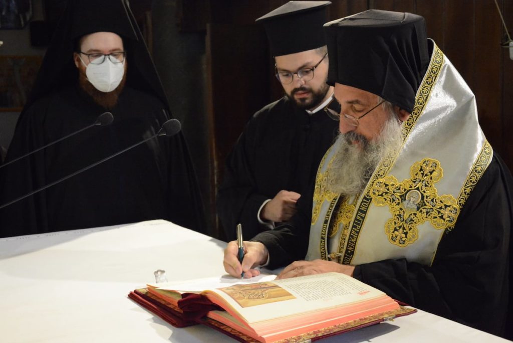 Μικρό και Μεγάλο Μήνυμα νέου Αρχιεπισκόπου Κρήτης (φωτο)