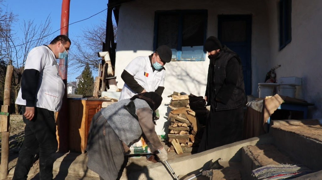 30 de familii au fost sprijinite de voluntarii Paraclisului Catedralei Naționale