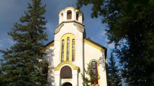 Предаването на БНТ2 10 000 крачки представя Храма-паметник костница „Св.Троица“ в Гюешево