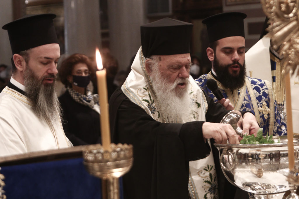 Θεοφάνεια στον Καθεδρικό Ναό Αθηνών (ΦΩΤΟ)