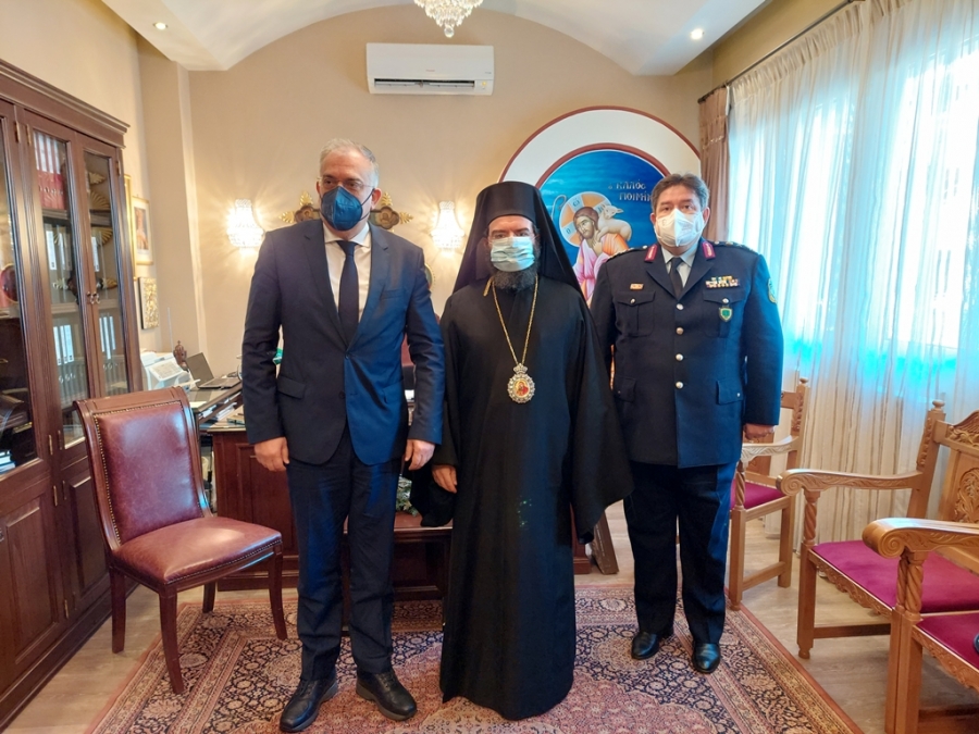 Επίσκεψη Παναγιώτη Θεοδωρικάκου στον Μητροπολίτη Μαρωνείας