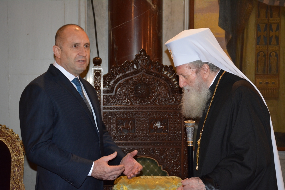 С молебен президентът Румен Радев и вицепрезидентът Илияна Йотова започнаха втория си мандат