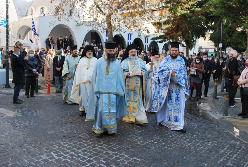 Με πομπή στον Φλοίσβο έγινε η Ρίψη του Τιμίου Σταυρού