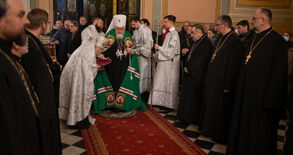 პოლონეთის ეკლესიამ შობის ღამეს უპოვართა დაპურებაში 30 000 ევრო დახარჯა