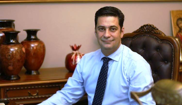 Δήμος Αγρινίου: Μεσίστιες οι σημαίες για την Εξόδιο Ακουλουθία του Μακαριστού Μητροπολίτη Αιτωλίας