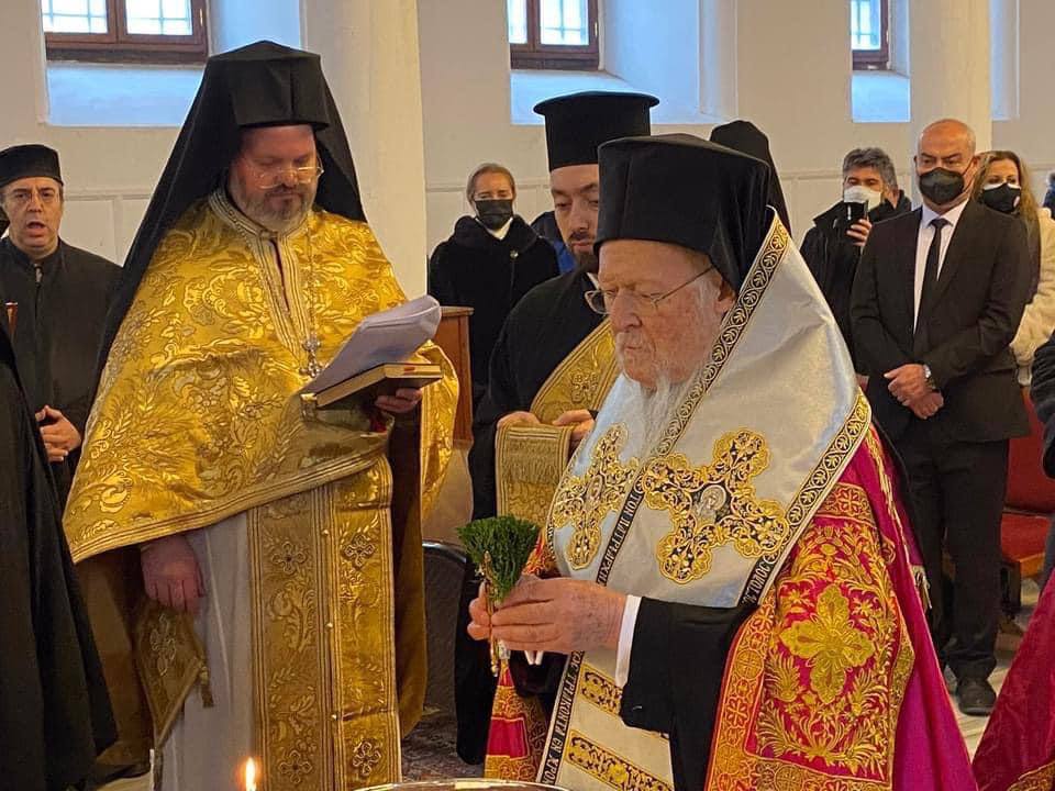 მსოფლიო საპატრიარქოში ნათლისღების დღესასწაული აღნიშნეს [ფოტო]