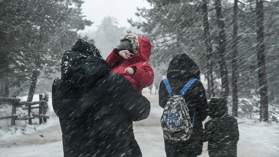 Κακοκαιρία «Ελπίδα»: Έρχονται χιονοκαταιγίδες στην Αττική – Πού απαιτούνται αλυσίδες