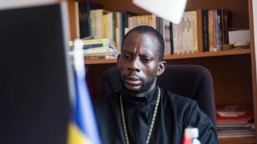 Un preot african le-a vorbit studenților teologi din Alba Iulia despre convertirea sa la Ortodoxie