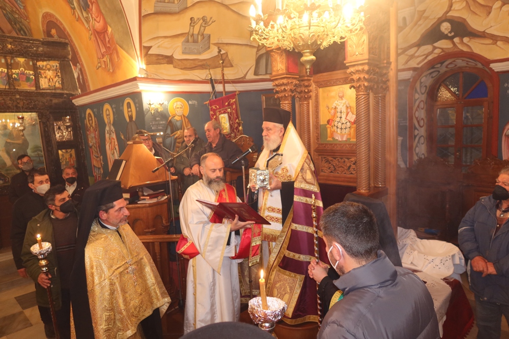 Ιερό λείψανο του Αγίου Αθανασίου προσκύνησαν οι πιστοί στη Σέριφο