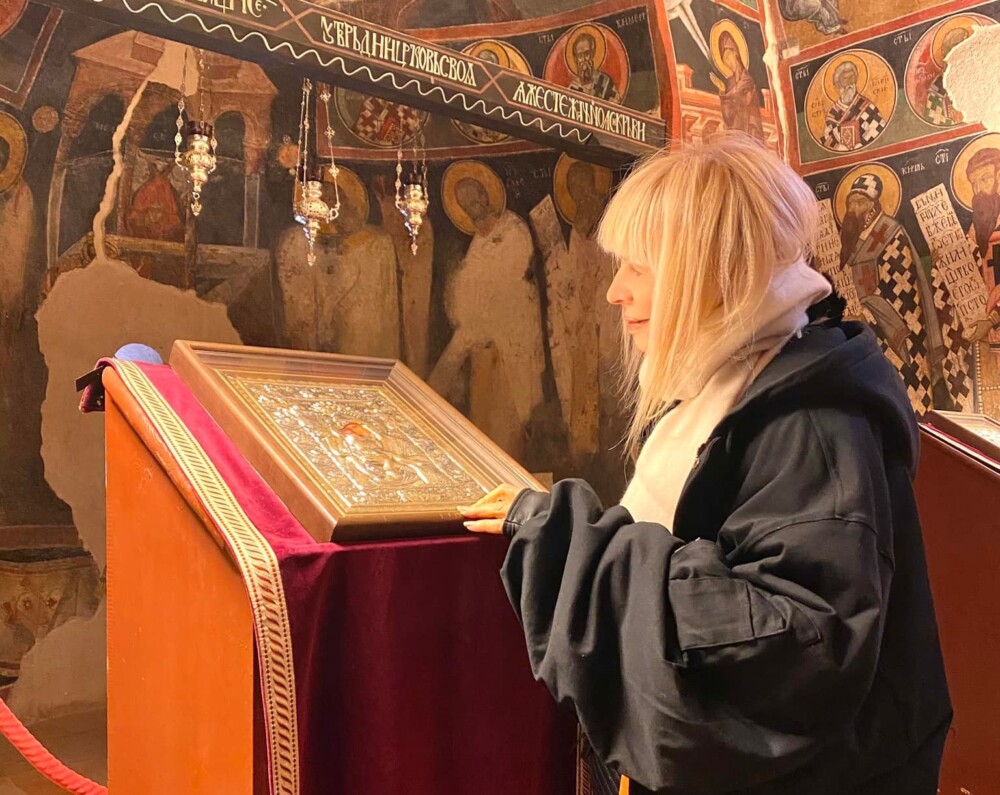 Лили Иванова посети Кремиковския Монастир | СНИМКИ