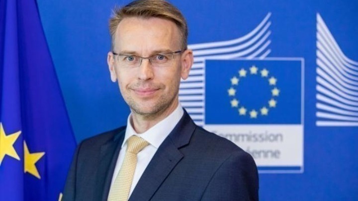 Την αδιαμφισβήτητη κυριαρχία της Ελλάδας στα νησιά της, τόνισε ο εκπρόσωπος της Κομισιόν, Πίτερ Στάνο