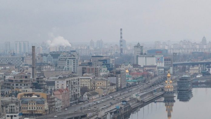 Το Κίεβο επιβάλλει απαγόρευση της κυκλοφορίας από σήμερα το απόγευμα έως το πρωί της Δευτέρας
