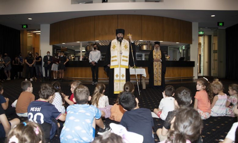 Αγιασμός για την έναρξη των μαθημάτων ελληνικών χορών στην Καμπέρα