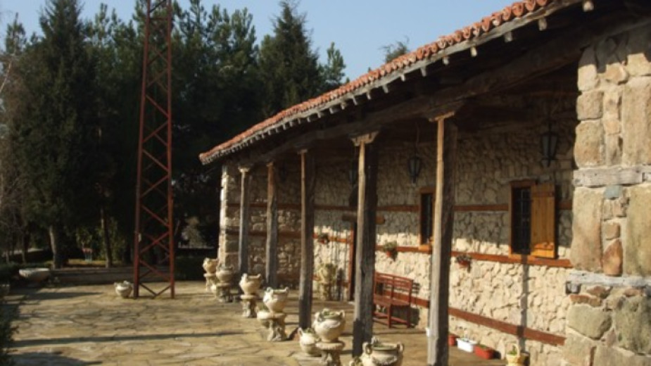 Започна изграждането на нова камбанария към църквата в Българово