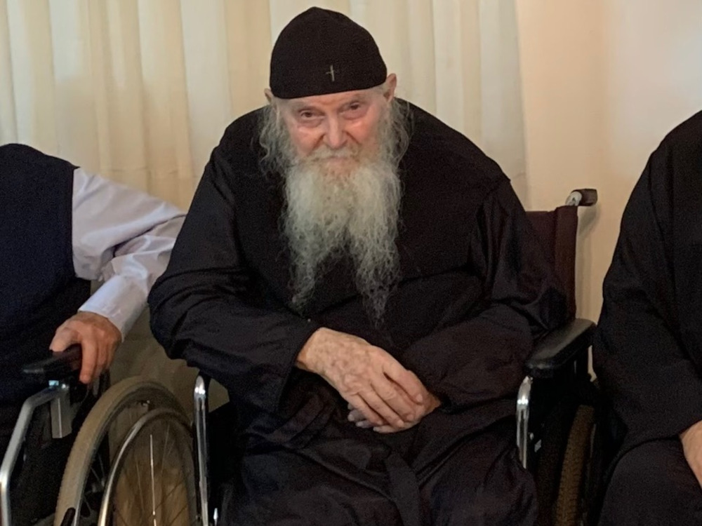 Η Εξόδιος Ακολουθία του μακαριστού Αρχιμ. Αναστάσιου Χατζάκη