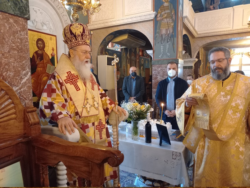 Το 40/νθήμερο μνημόσυνο του ανιψιού του τέλεσε ο Μητροπολίτης Κορίνθου