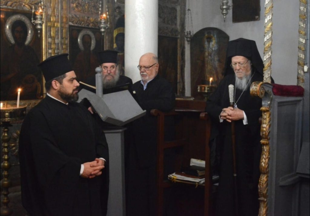 ‎البطريرك في كنيسة والدة الاله قرية غليكي في جزيرة ايمبروس