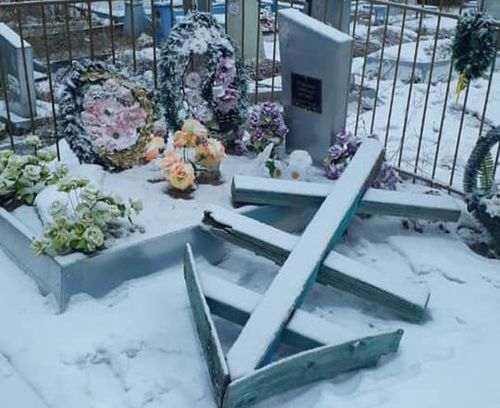 Епископ РПЦ заявил о росте случаев вандализма на кладбищах в Киргизии