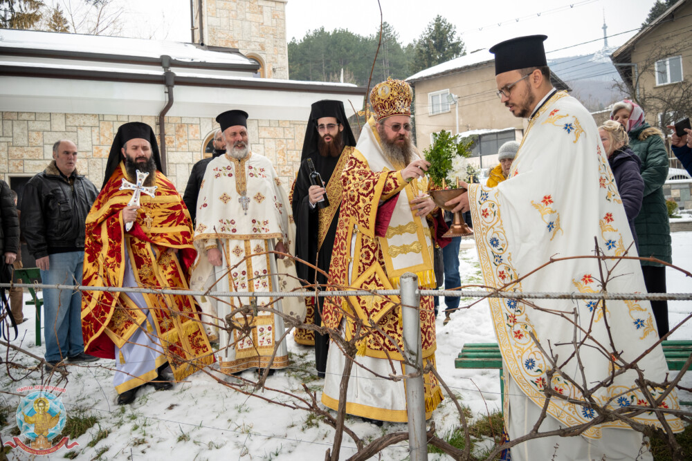 Празникът на Свети Великомъченик Трифон Апамейски тържествено бе отбелязан в столичния квартал „Бояна“ | СНИМКИ