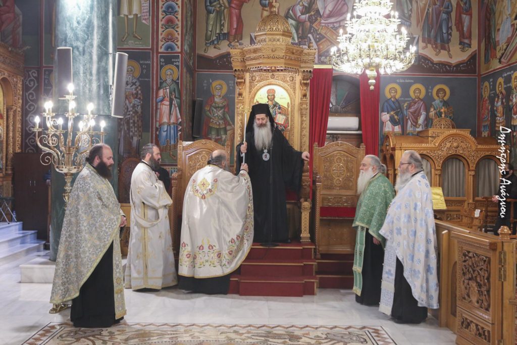 Ο Αρχιμ. π. Άγγελος Ανθόπουλος στον Μητροπολιτικό Ναό Λαμίας