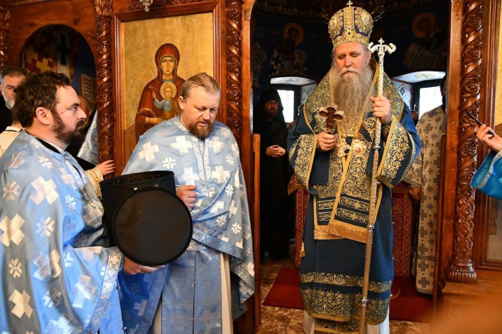 Ο Μητροπολίτης Μαυροβουνίου τέλεσε την μοναχική κουρά τριών αδελφών της Μονής Όστρογκ