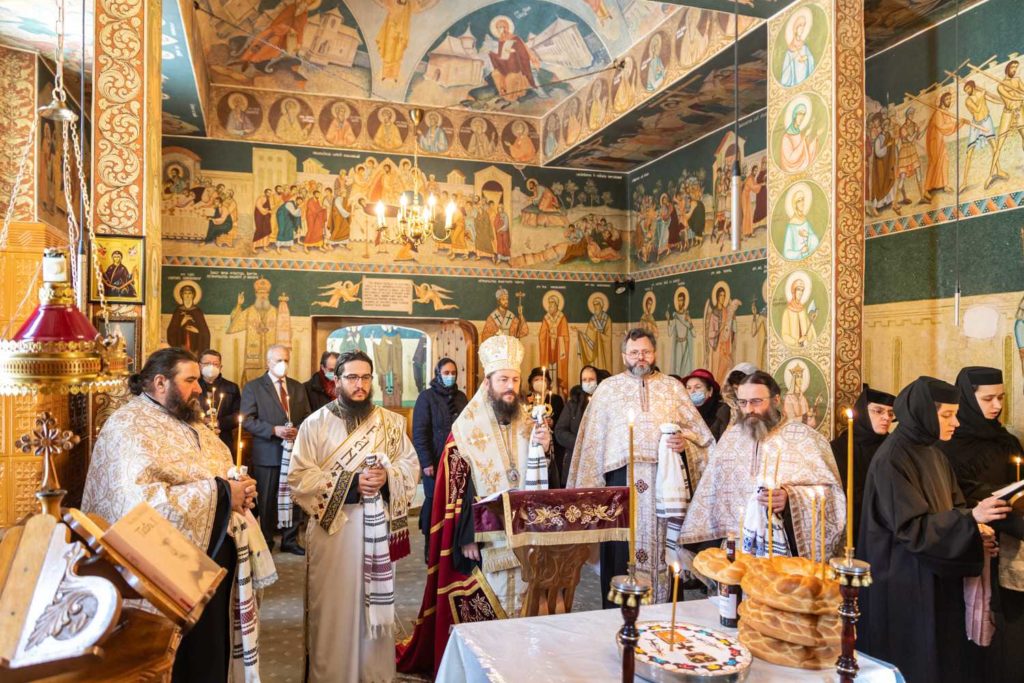 Mitropolitul Bartolomeu Anania a fost pomenit la Mănăstirea Dragomirna