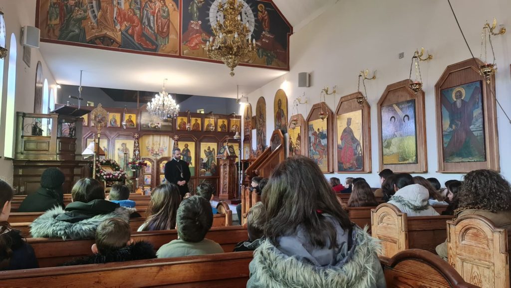 Ο Επίσκοπος Μελιτηνής στο Ελληνικό Σχολείο του Coventry