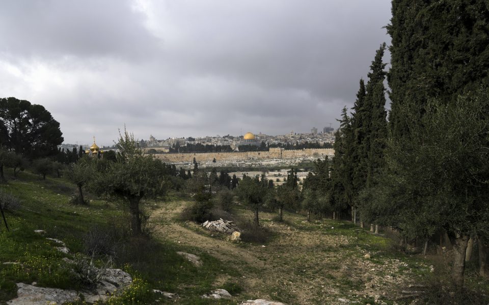 Israeli authority backs down from Mount of Olives park plan