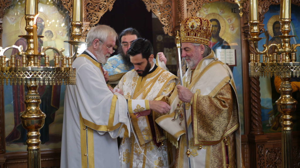 Χειροτονία νέου Πρεσβυτέρου από τον Αρχιεπίσκοπο Θυατείρων