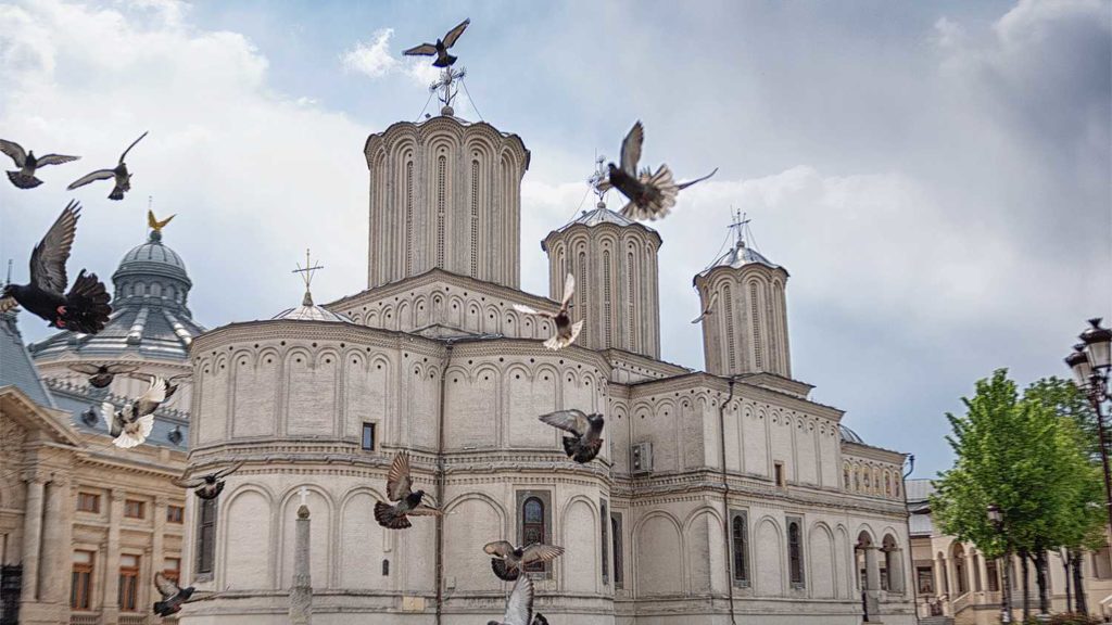 Patriarch Daniel calls for end to war in Ukraine, urges prayers for peace