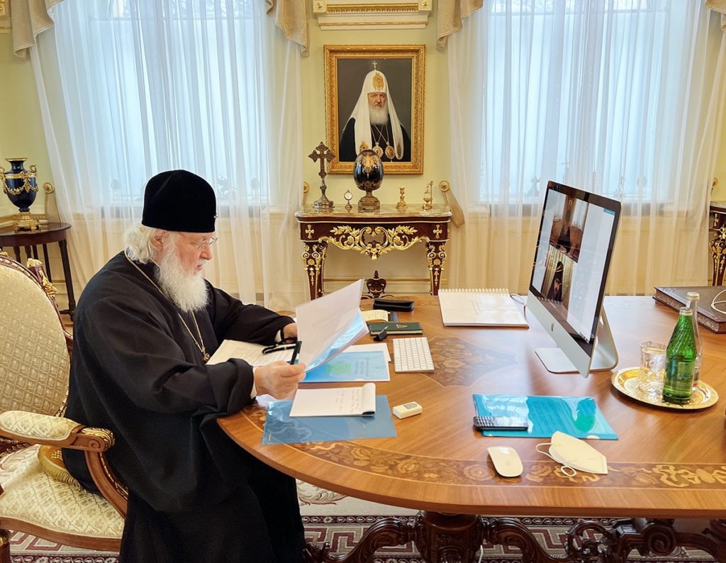 Святейший Патриарх Кирилл провел рабочую встречу с и.о. председателя Финансово-хозяйственного управления Московского Патриархата иеромонахом Ермогеном (Бурыгиным)