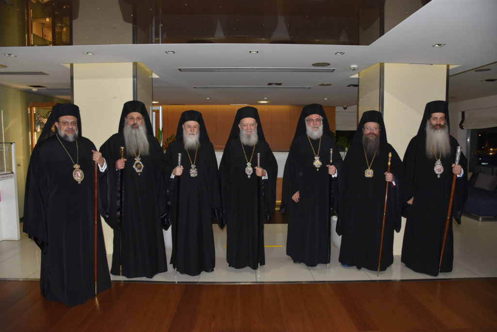 ΚΑΛΑΜΑΤΑ: Πολυαρχιερατικός Εσπερινός για την Παναγία Υπαπαντή