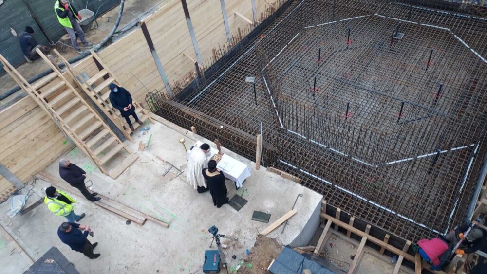 Храм в Букурещ отваря център за деца със синдром на Даун и аутизъм: „Радостта им разкрива присъствието на Светия Дух“ | СНИМКИ