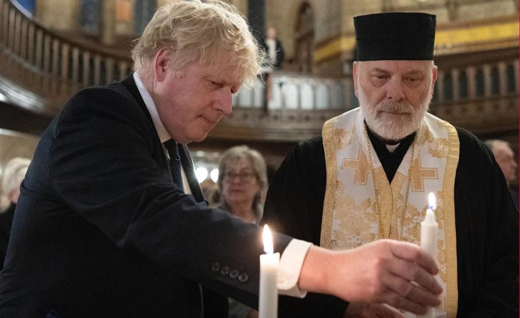 ბორის ჯონსონმა ლონდონის მართლმადიდებლურ კათედრალში ილოცა [ფოტო]