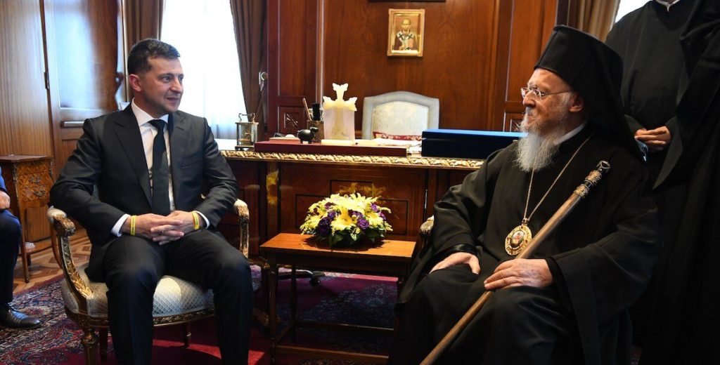 უკრაინის პრეზიდენტი მსოფლიო პატრიარქს ტელეფონით დაუკავშირდა