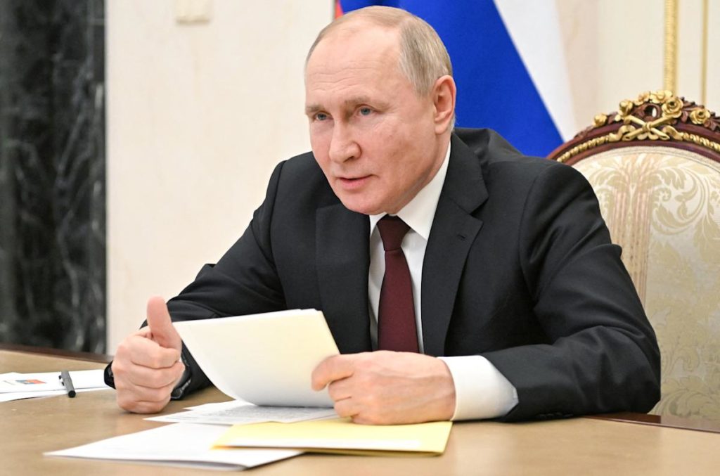 Tenuous situation continues in Ukraine; Putin: no interest in restoring borders of Russian Empire