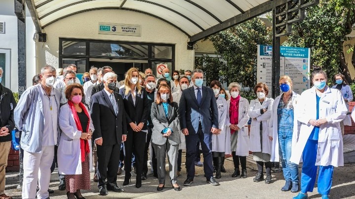 Στο Αντικαρκινό Νοσοκομείο «Άγιος Σάββας» η Πρόεδρος της Δημοκρατίας
