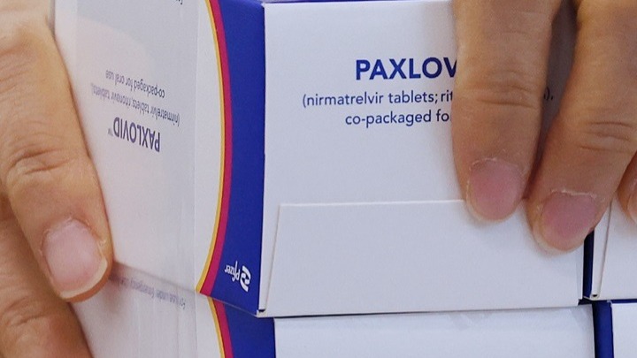 Το φάρμακο κατά του κορωνοϊού της Pfizer άρχισε να χορηγείται στη Σερβία