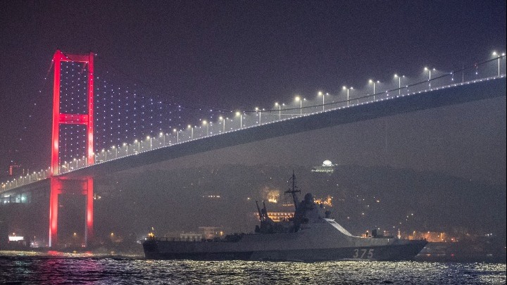 Η Τουρκία κλείνει τα στενά του Βοσπόρου και των Δαρδανελίων για τα πολεμικά πλοία