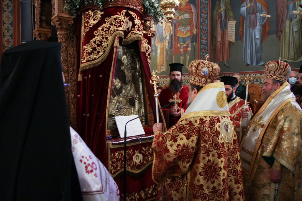 На свой престол вернулась Богоматерь Сретенская в Каламате