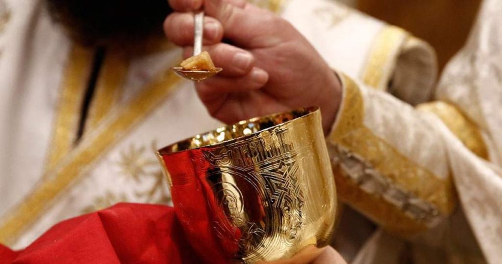 Association of theologians on Crete expresses support for educators called to justify letting pupils attend Divine Liturgy