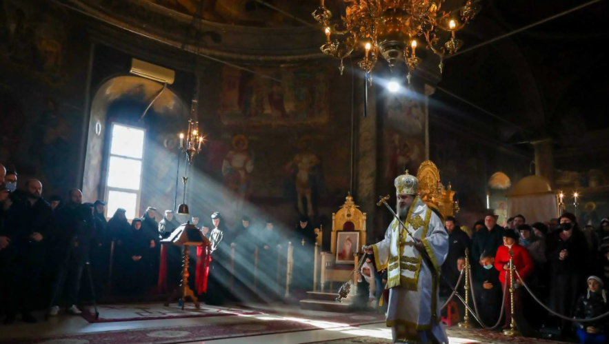 La Mănăstirea Pasărea a fost sfințită racla pentru moaștele Sf. Irodion dăruite de Mănăstirea Lainici