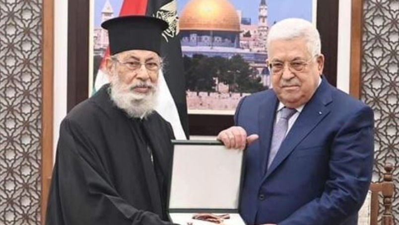 الأرشمندريت قسطنطين قرمش يُمنَح نجمة القدس