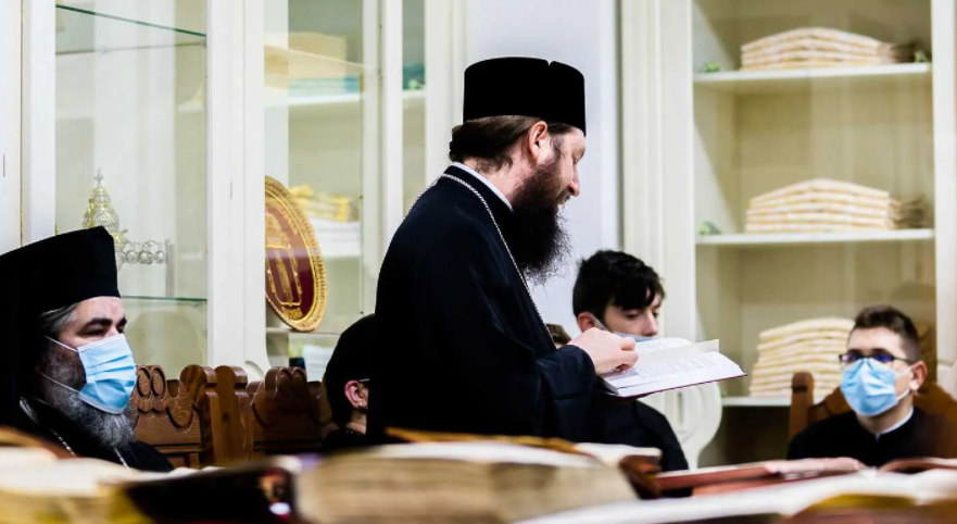 Ziua Lecturii: PS Damaschin a citit cu seminariștii din opera Mitropolitului Bartolomeu Anania